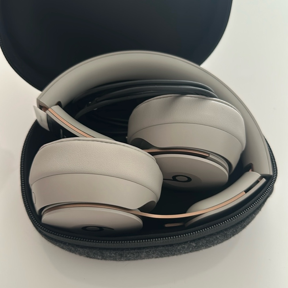 Beats by Dre Solo Pro Wireless Noise Canceling - Grey and Rosegold